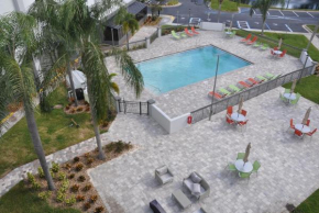 Grand Hotel Kissimmee at Celebration - Shuttle to Theme Parks